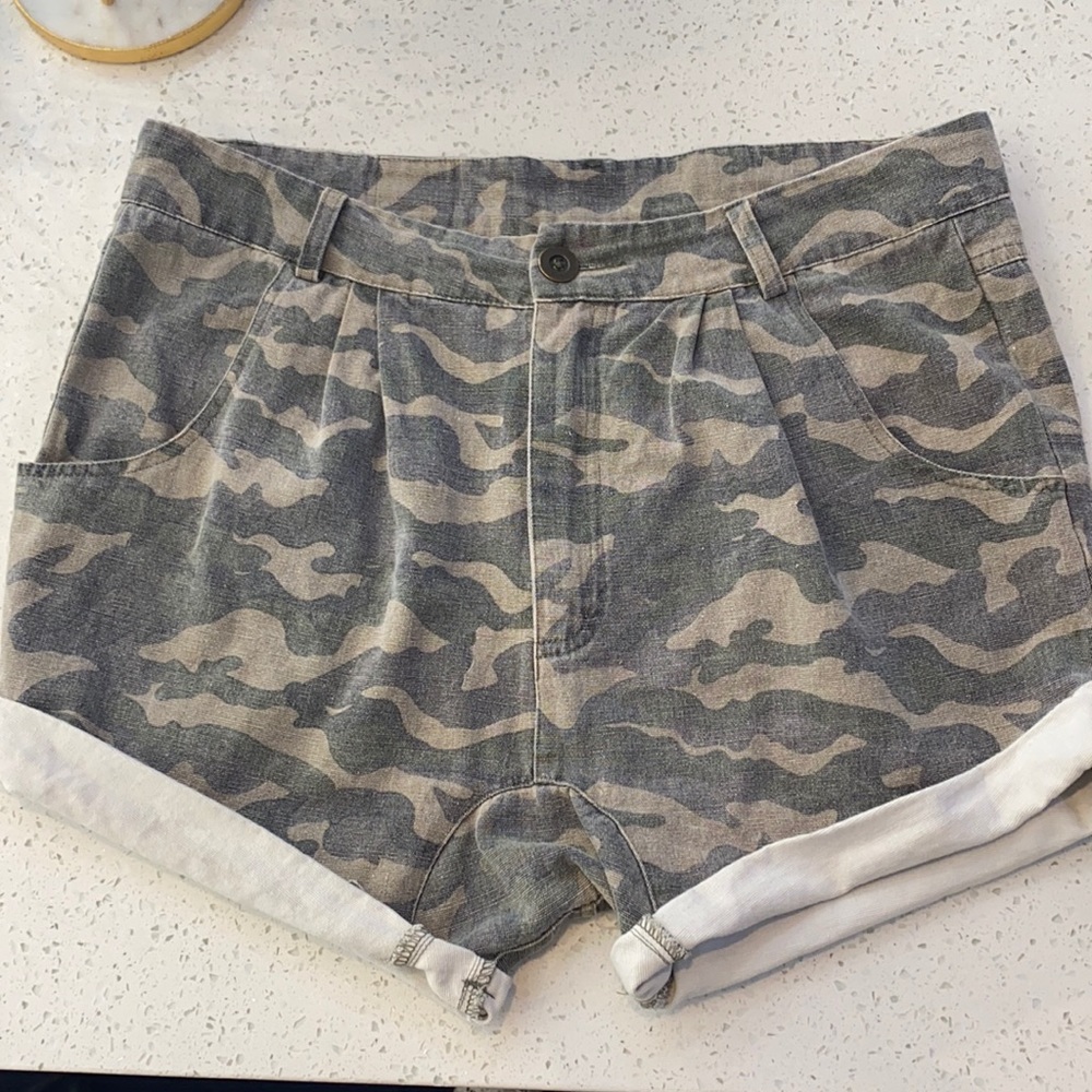 One By One Teaspoon Camo Shorts
